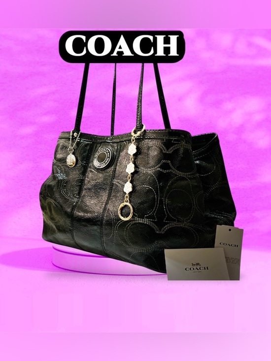 Coach Handbags - Vintage style COACH soho shoulder bag kisslock Black Leather Tote handbag